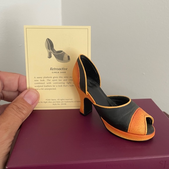 Just the Right Shoe by Raine - Picture 5 of 8